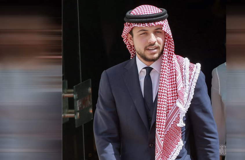 طبيب يكشف سبب آلام كتف ولي عهد الأردن.. ما علاقة "كتف الأبوة"؟