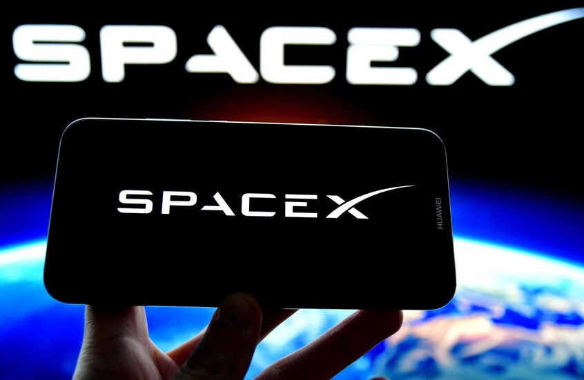 "سبيس إكس" تخطط لإرسال روبوتات إلى المريخ