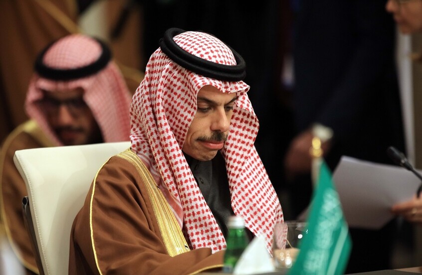 مصدر سعودي: بن فرحان سيتوجه إلى الضفة الغربية غدا الأحد