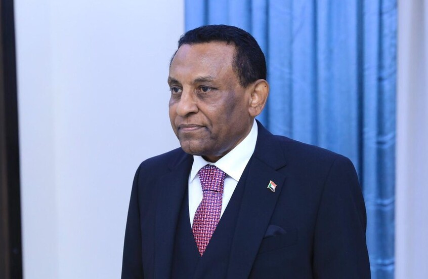 السودان.. الدكتور كامل الطيب إدريس يؤدي اليمين الدستورية رئيسا لمجلس الوزراء (صور + فيديو)