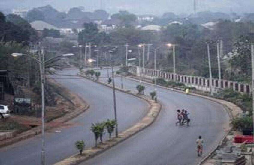 نيجيريا.. مصرع 21 رياضيا في حادث سير مروع