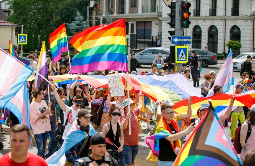 قس مولدوفي يدعو لحماية الأطفال في بلاده من تأثير إيديولوجية المثليين