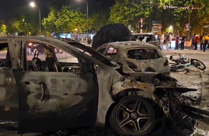 فرنسا.. توترات شديدة بين مشجعي سان جيرمان والشرطة في الشانزليزيه وبمحيط بارك دي برانس (فيديو)