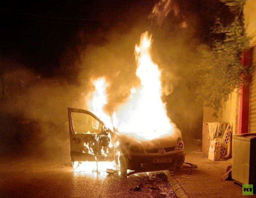 إعلام لبناني: مقتل عنصر من حماس بغارة إسرائيلية على سيارة جنوب لبنان
