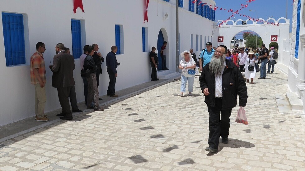 وزير الخارجية الإسرائيلي يطالب السلطات التونسية بحماية اليهود