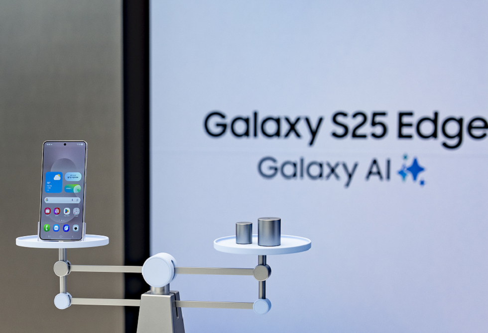 سامسونغ تكشف عن Galaxy S25 Edge الجديد فائق النحافة