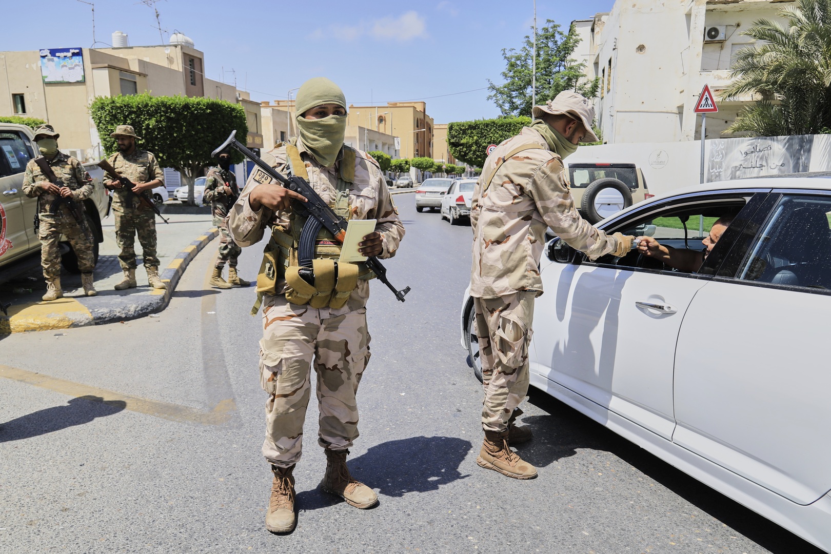 ليبيا.. فرار جماعي لسجناء محكومين بأحكام مشددة من سجن الجديدة في طرابلس بسبب اشتباكات عنيفة