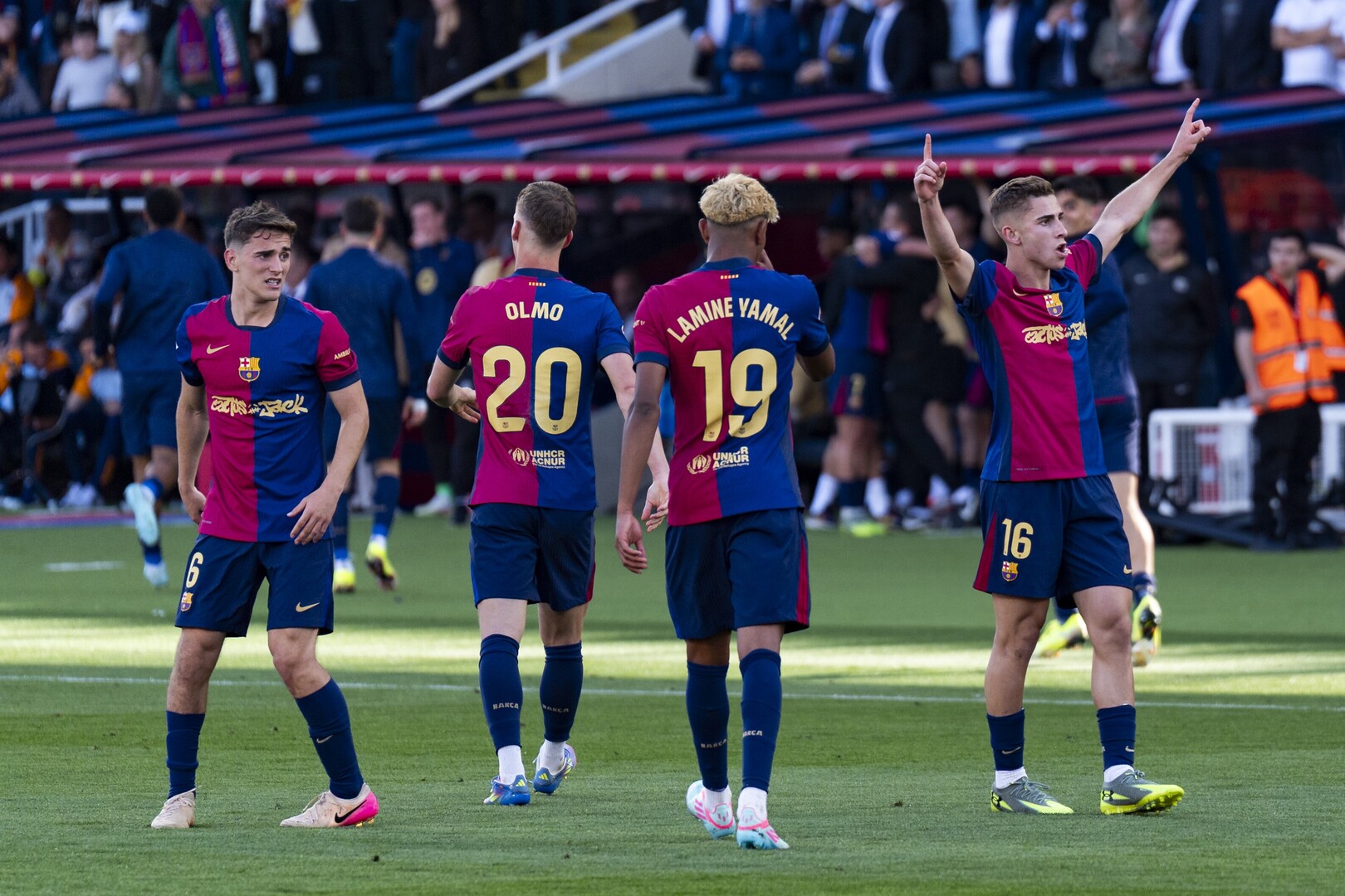 بعد أحداث الكلاسيكو.. برشلونة مهدد بعقوبات