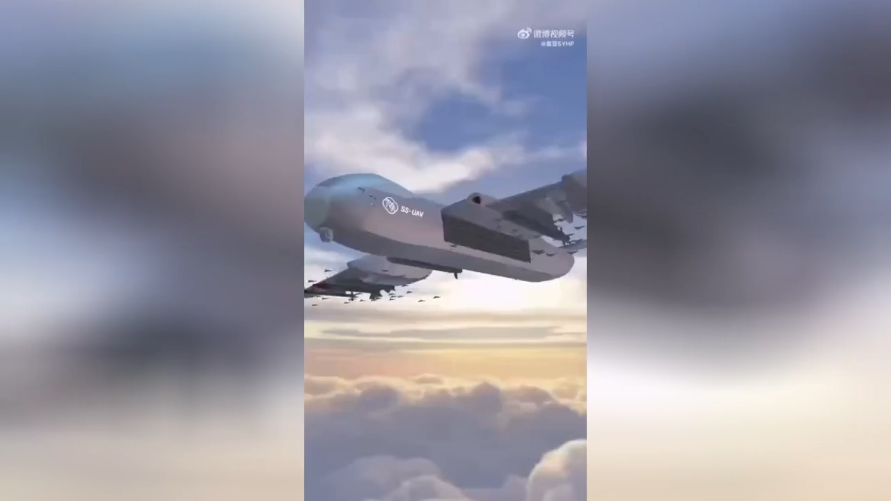 شاهد.. الصين تكشف عن طائرة عملاقة تحمل أكثر من 100 طائرة مسيرة