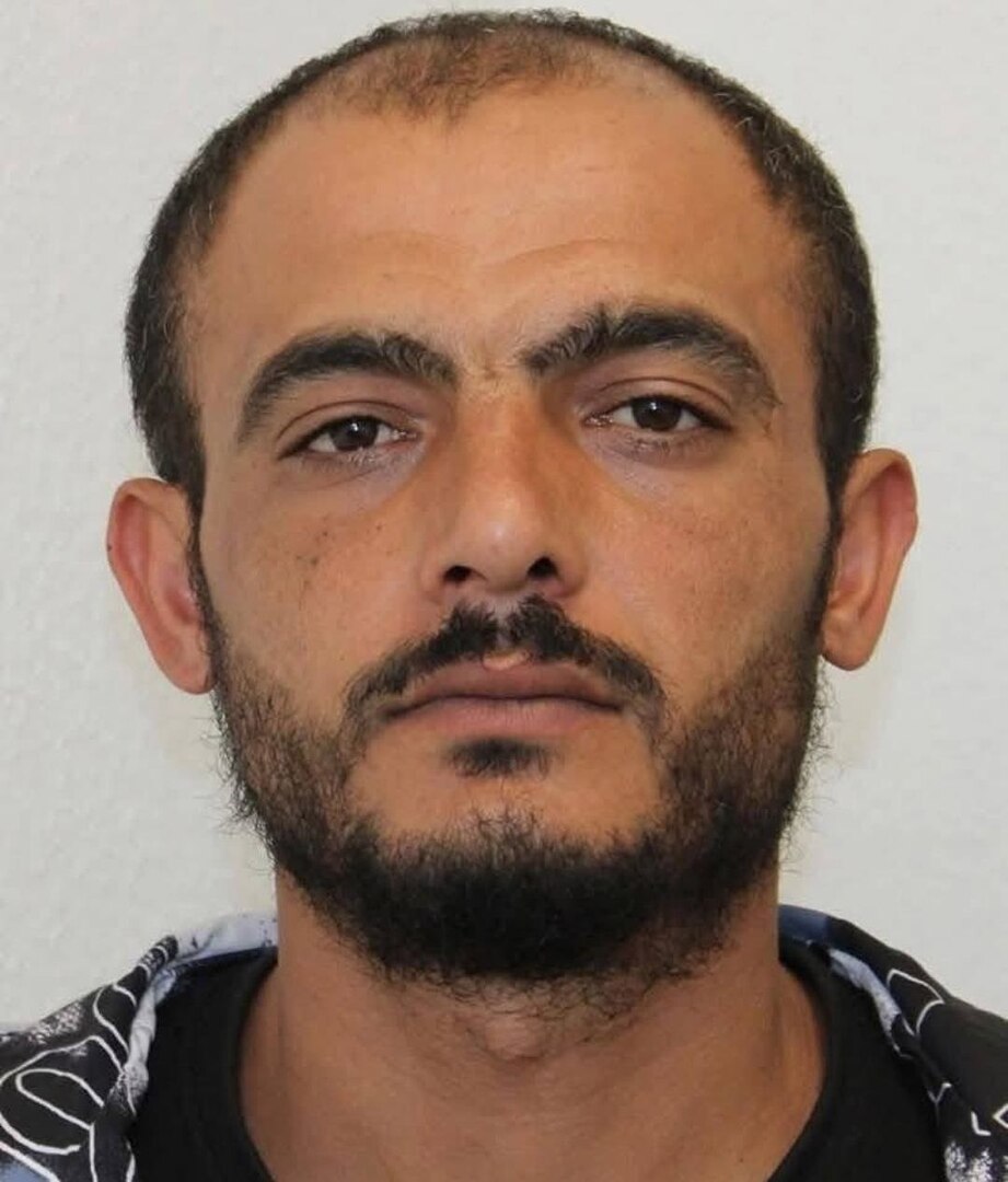 صورة متداولة قيل إنها للشخص المهاجم في حادثة الطعن / مواقع التواصل الاجتماعي