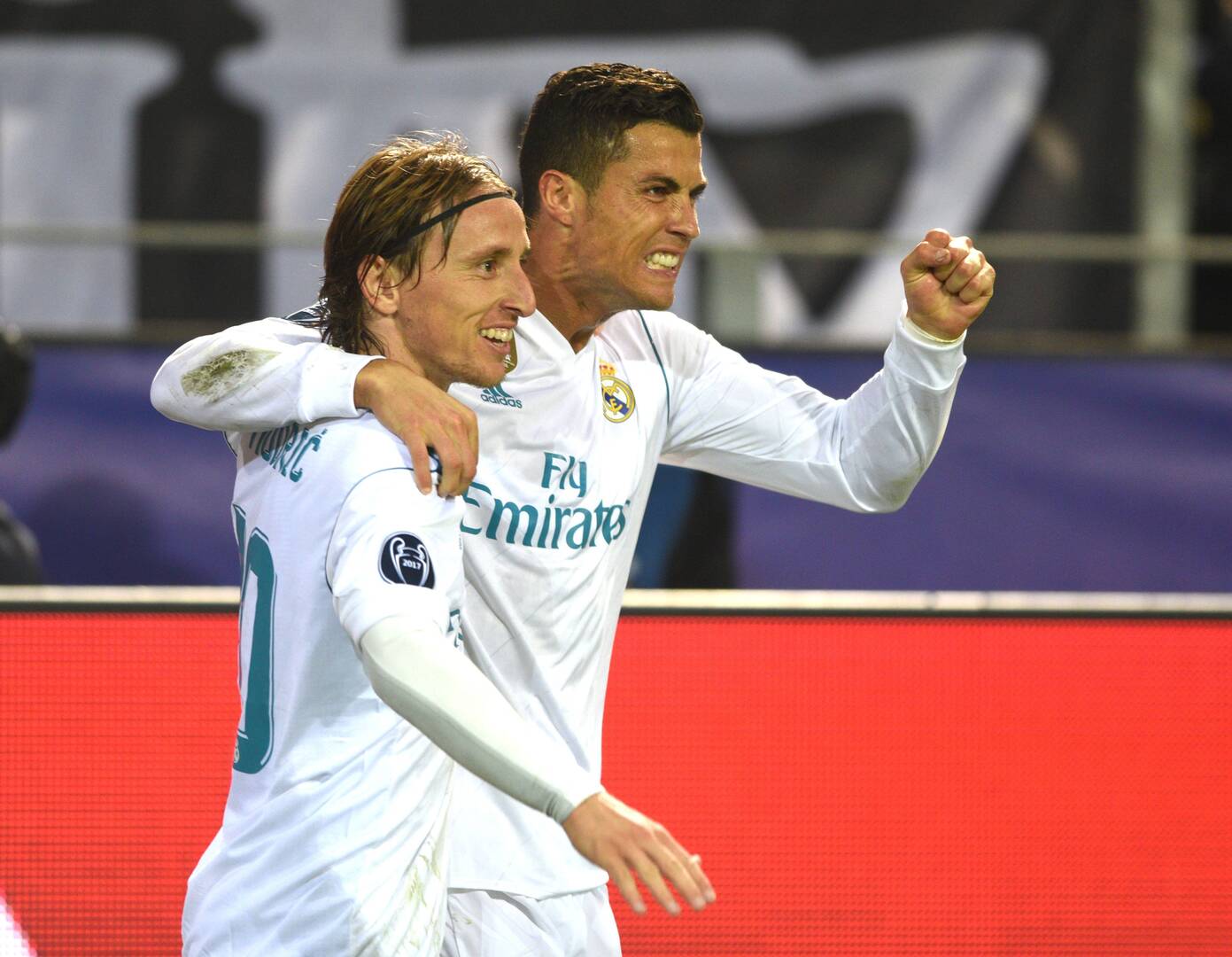 الوداع الحزين.. ماذا قال رونالدو لمودريتش بعد إعلان رحيله عن الريال؟