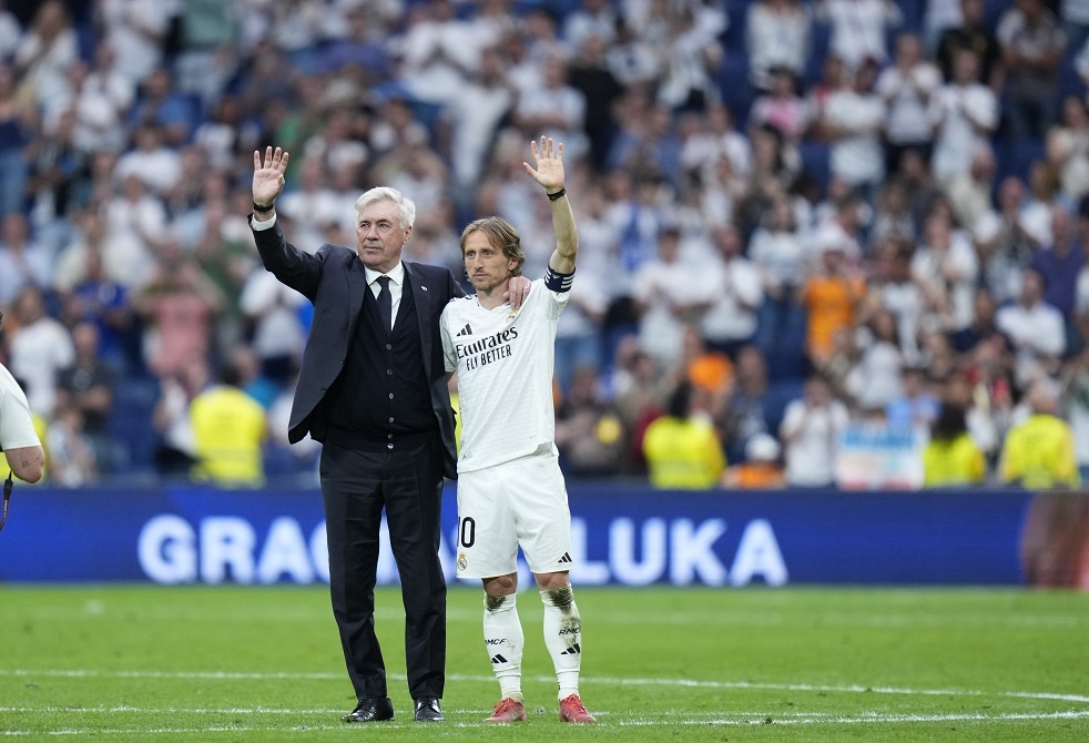 وداع مودريتش وأنشيلوتي.. ريال مدريد يختتم مشواره في الليغا بفوز بنكهة الهزيمة (فيديو)