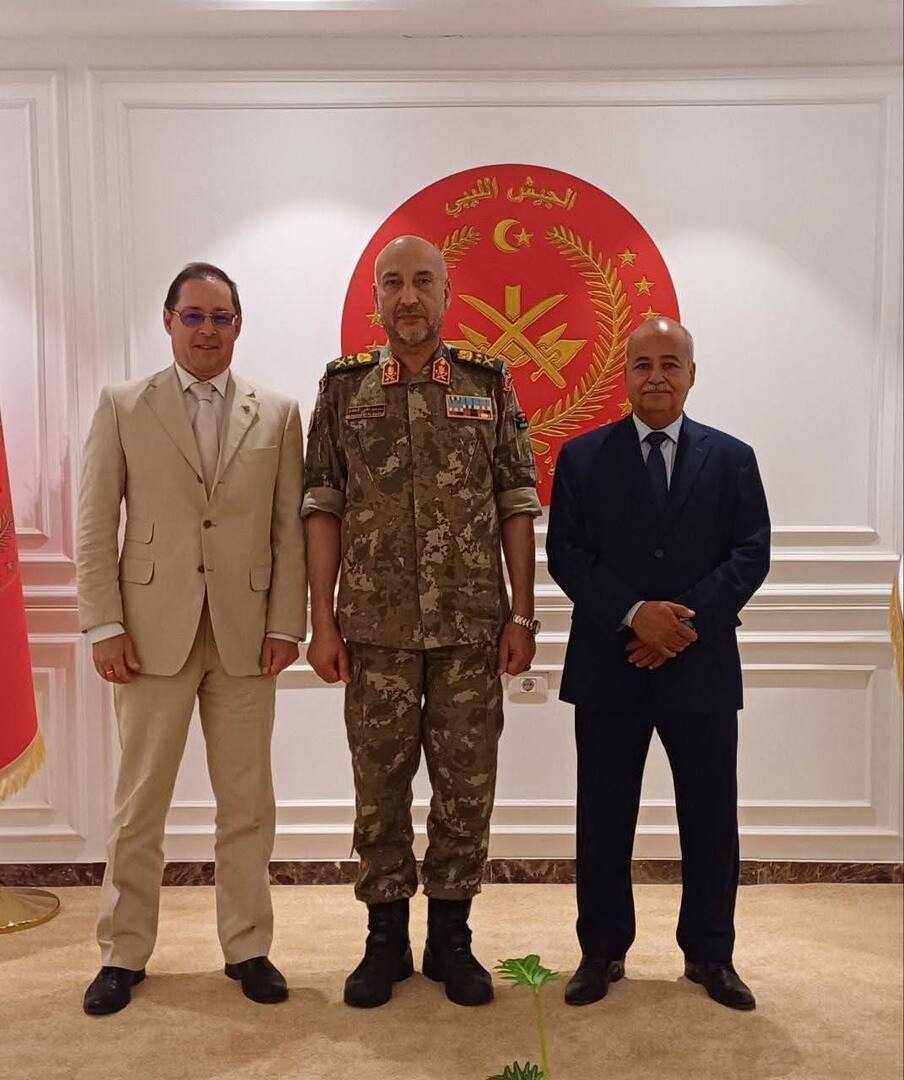 ليبيا.. رئيس الأركان العامة للجيش يبحث مع السفير الروسي تثبيت وقف إطلاق النار في طرابلس