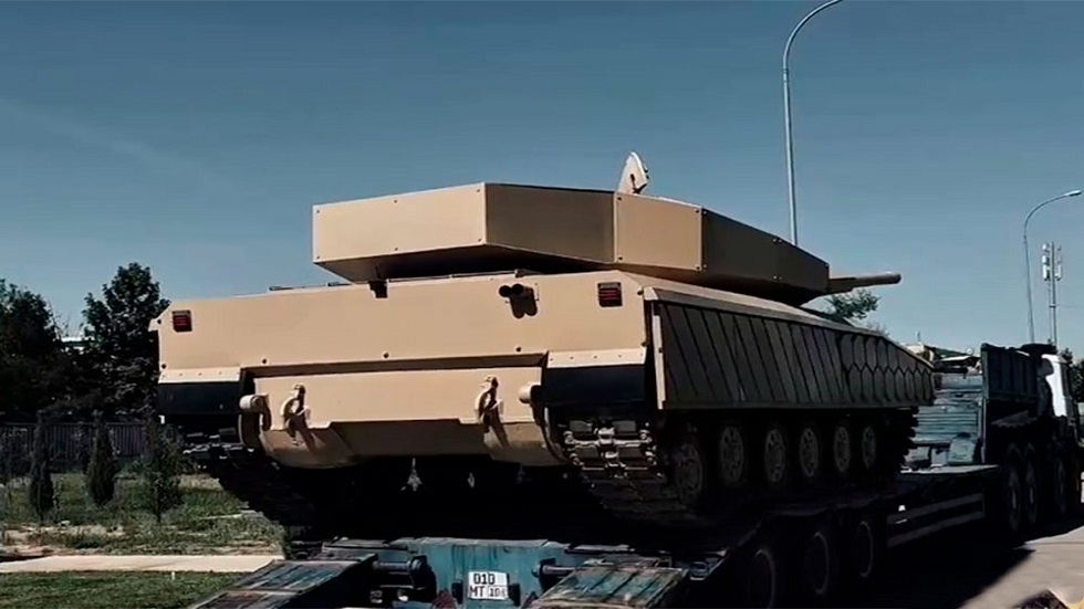 معرض "MSITF-2024" في طشقند يكشف عن نسخة محلية لدبابة "تي-64"