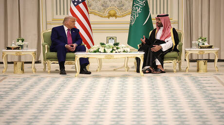 ترامب وبن سلمان يعقدان اجتماعا ثنائيا (فيديو)