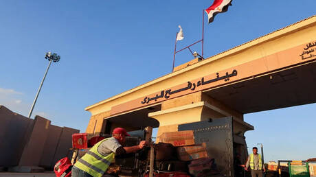 من روما إلى رفح.. نشطاء إيطاليون يتحدون الحصار لدعم غزة