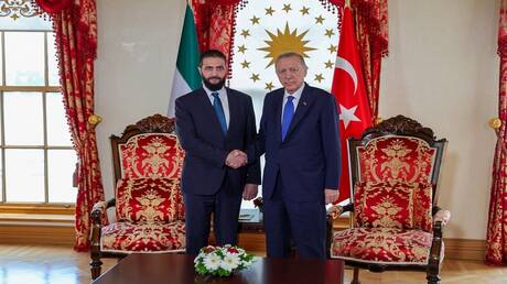أردوغان يؤكد للشرع أهمية الحفاظ على وحدة سوريا وإدارة الجيش "من مركز واحد"