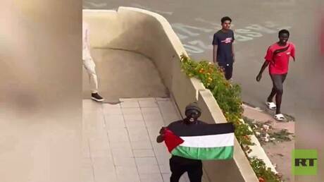 طلاب بجامعة الشيخ أنتا ديوب في العاصمة السنغالية داكار يطردون السفير الإسرائيلي