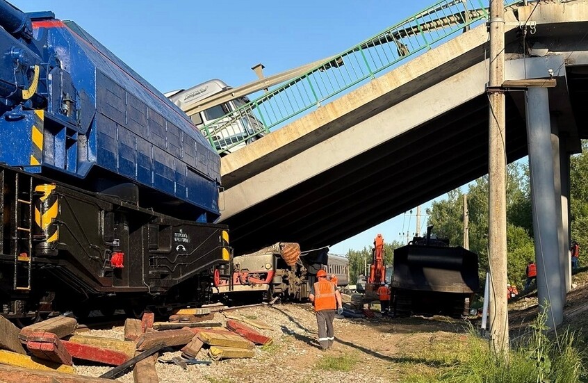 حاكم بريانسك الروسية: الجسر الذي انهار لحظة مرور قطار ركاب تحته تعرض لتفجير
