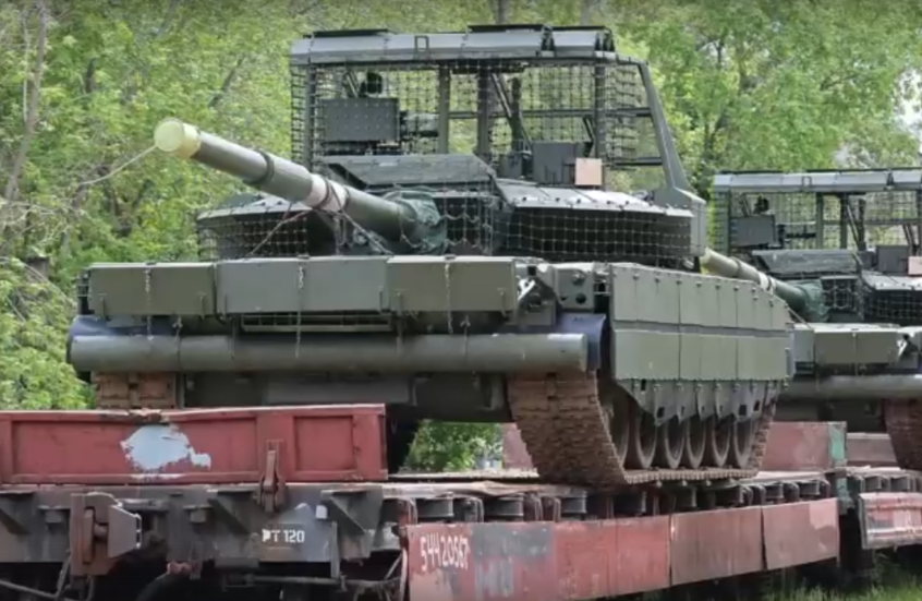 الجيش الروسي يحصل على دفعة من دبابات T-80BVM المعدّلة