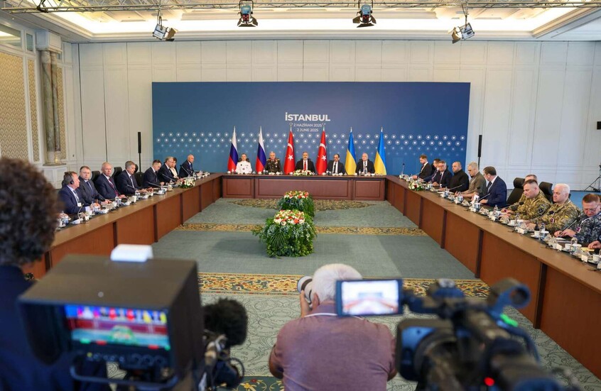 الكشف عن لقاء بين رئيسي الوفدين الروسي والأوكراني قبيل المفاوضات في إسطنبول