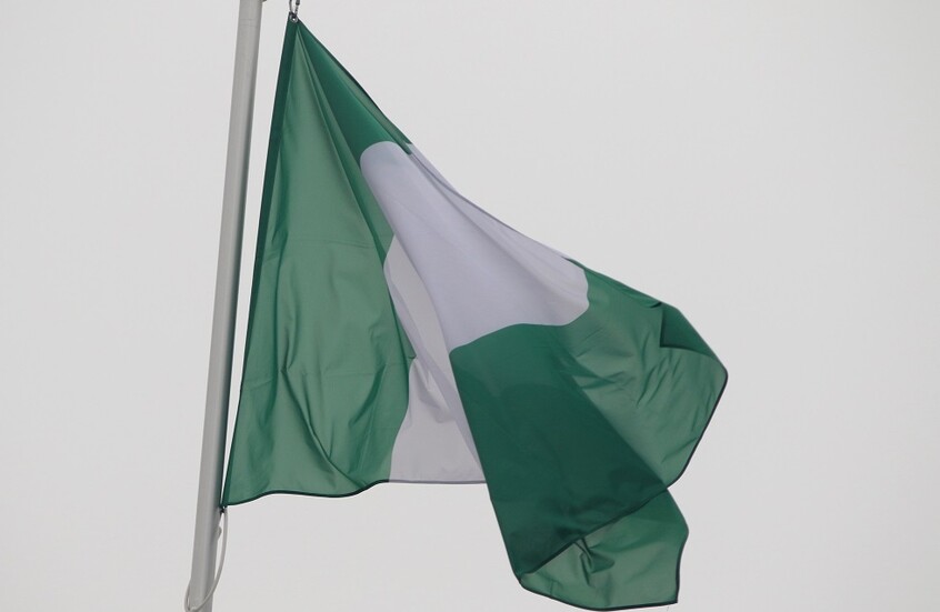 رئيس نيجيريا يعلق على حادث سقوط حافلة رياضيين من الجسر