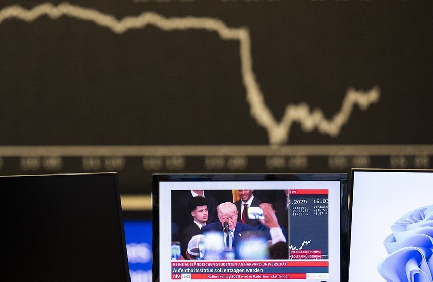 الولايات المتحدة تستعجل الدول لتقديم مقترحاتها بشأن الرسوم الجمركية حتى يوم الأربعاء