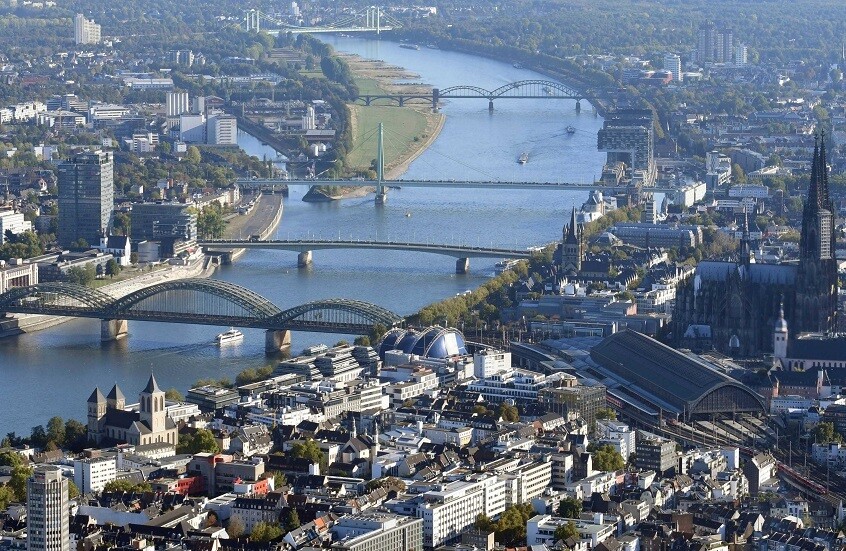 20 ألف شخص يخلون مساكنهم في كولونيا بألمانيا والسبب وجود قنابل !