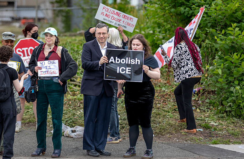 ترحيل أطفال أمريكيين مع ذويهم يثير جدلا واسعا ومطالبات بمحاسبة إدارة ترامب