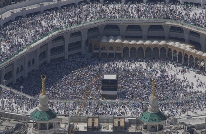 السعودية تمنع التصوير ورفع الأعلام السياسية والمذهبية والهتافات بالمـشاعر المقدسة