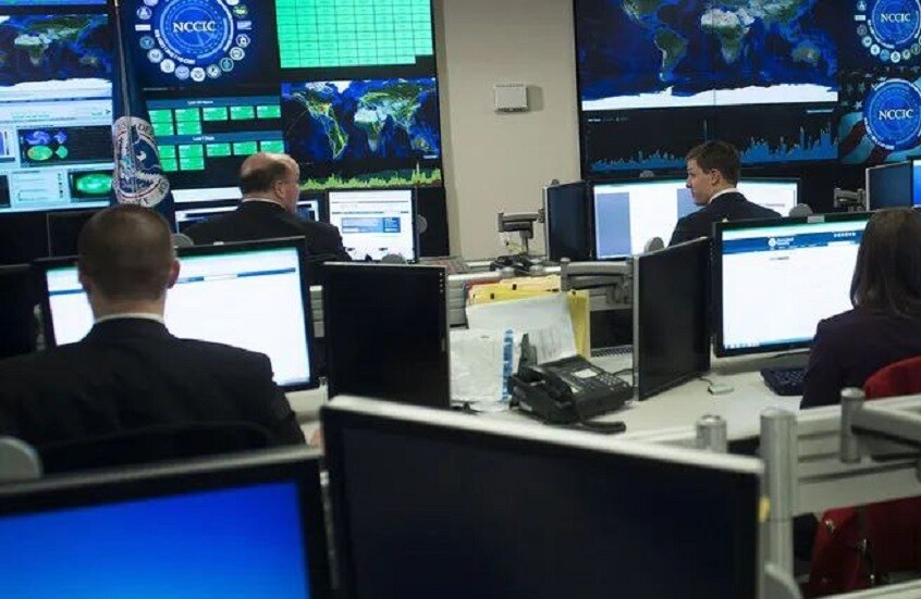 "أكسيوس": وكالة الأمن السيبراني الأمريكية خسرت ثلث موظفيها منذ تولي ترامب منصبه