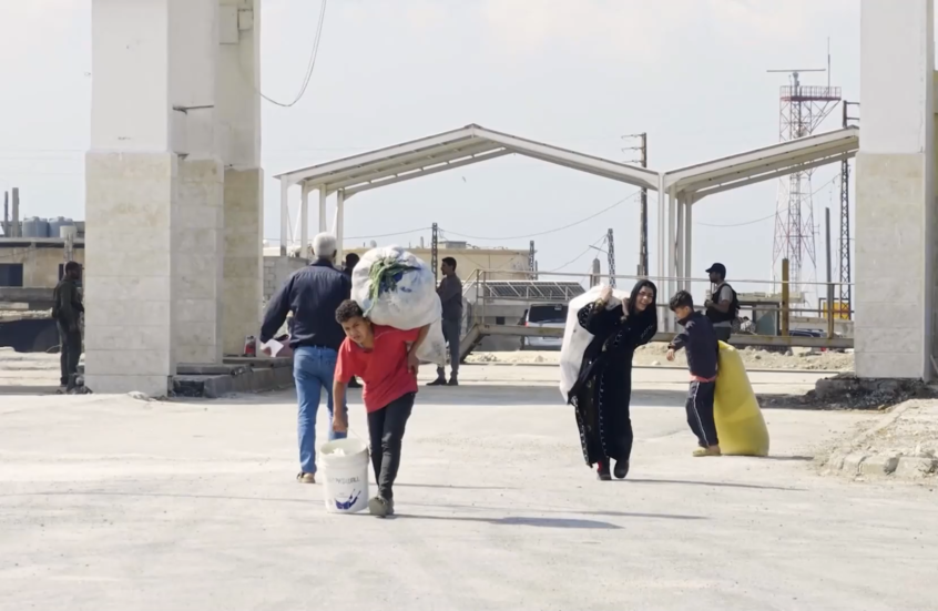 استئناف عمل معبر العريضة بين سوريا ولبنان بعد إغلاق دام 6 أشهر