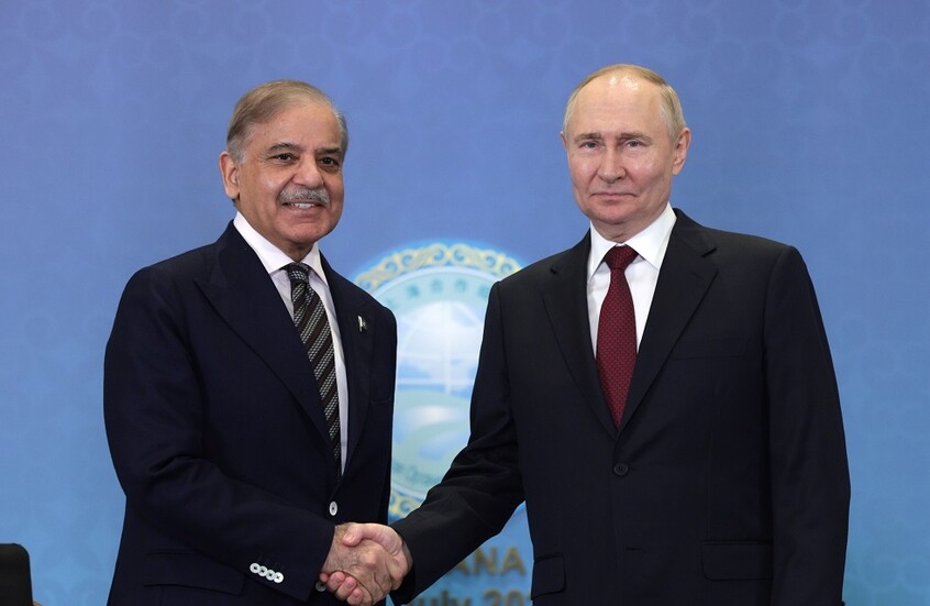 مساعد رئيس الوزراء الباكستاني: طلبنا من بوتين المساعدة في تسوية النزاع مع الهند