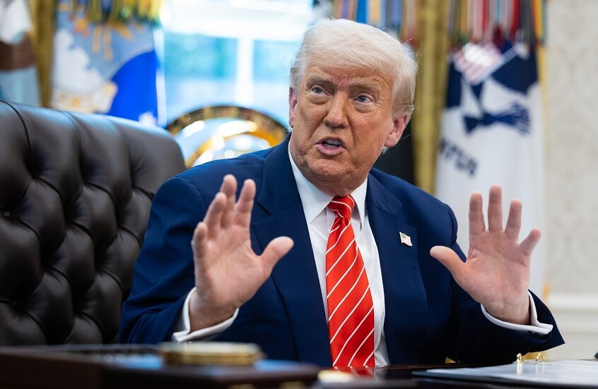 "أتلانتيك": مناقشات في البيت الأبيض حول وقف دعم كييف بعد هجماتها على المطارات الروسية