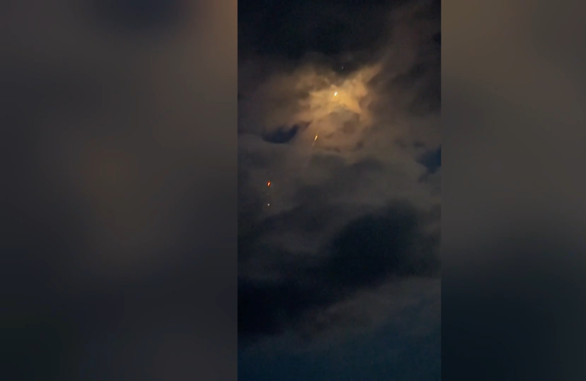 رصد أجسام لامعة غامضة في أجواء كازاخستان