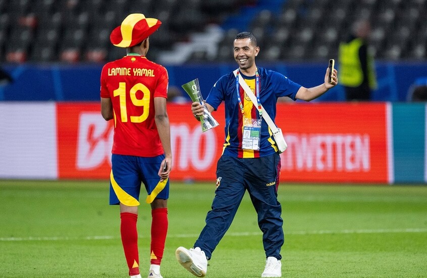 تعرض للسرقة وأصيب بالصرع واعتقدوا أنه مدمن.. والد لامين جمال يكشف التفاصيل