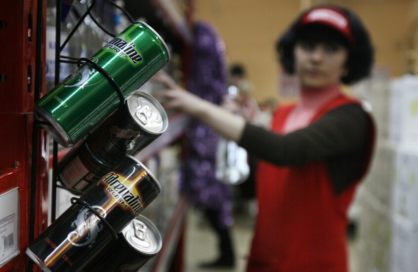 بوتين يوقع قانونا يقيّد بيع مشروبات لغير البالغين