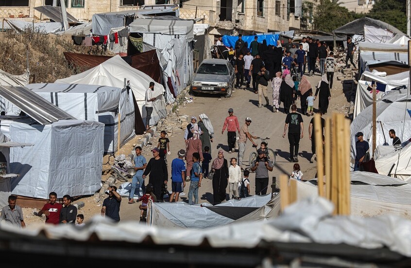 عباس وهيثم بن طارق يتبادلان تهاني العيد ويبحثان الوضع في فلسطين