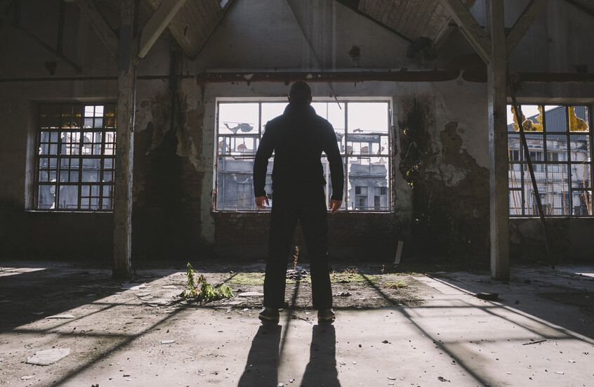 شبح القاتل المتسلسل يُخيّم على نيو إنغلاند... الجثة رقم 13 تُكتشف في الغابة