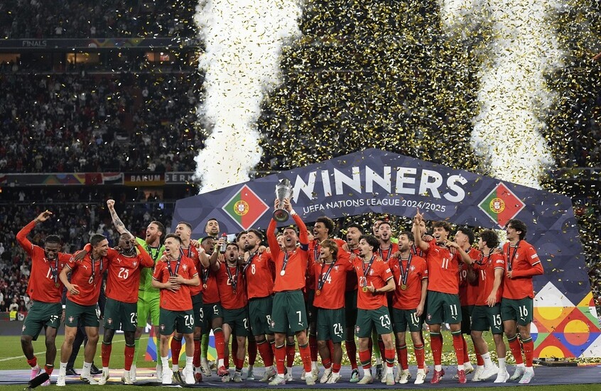 البرتغال ترفع كأس دوري الأمم الأوروبية (فيديو)