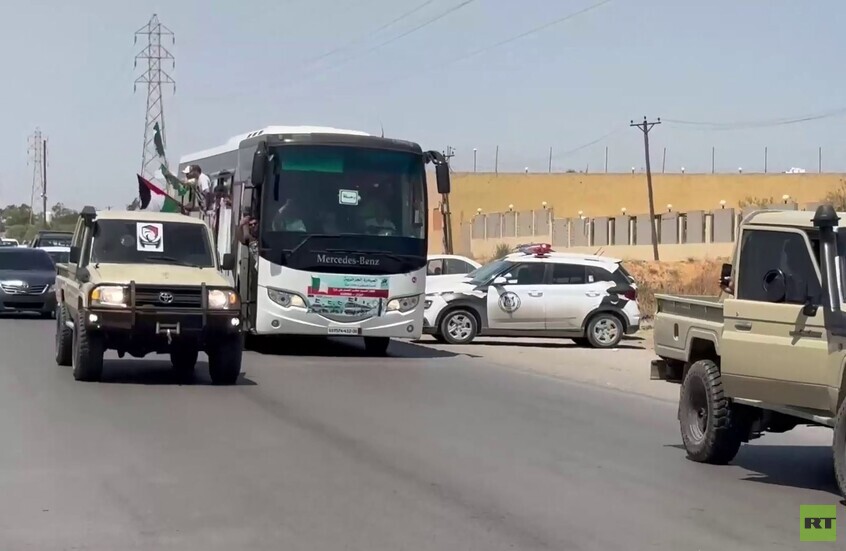 عدسة RT ترصد المشاهد الأولى لدخول قافلة الصمود المغاربية إلى ليبيا في طريقها إلى غزة