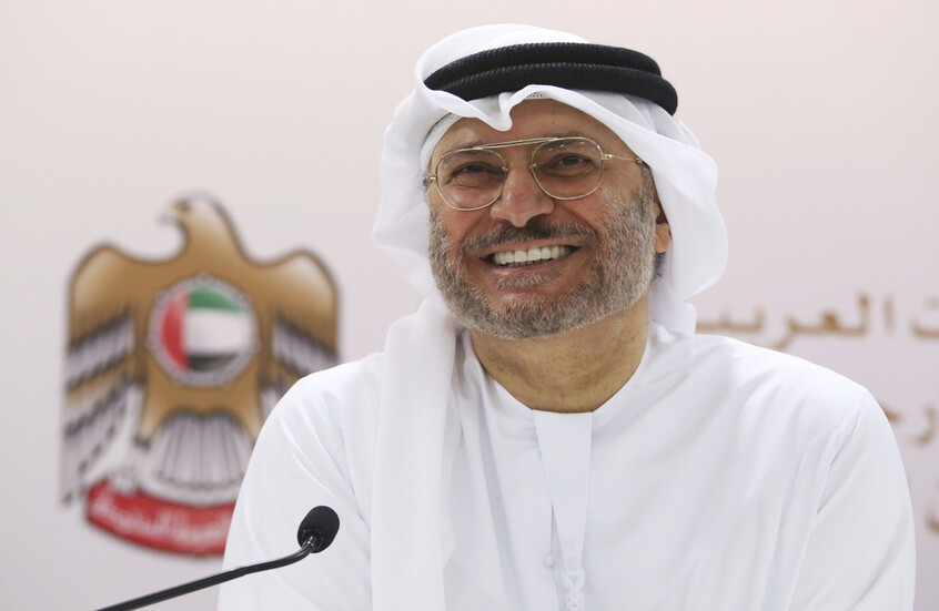 المستشار الرئاسي الإماراتي أنور قرقاش يعلن تسجيل ابنه في برنامج تجنيد الخدمة الوطنية (صورة)