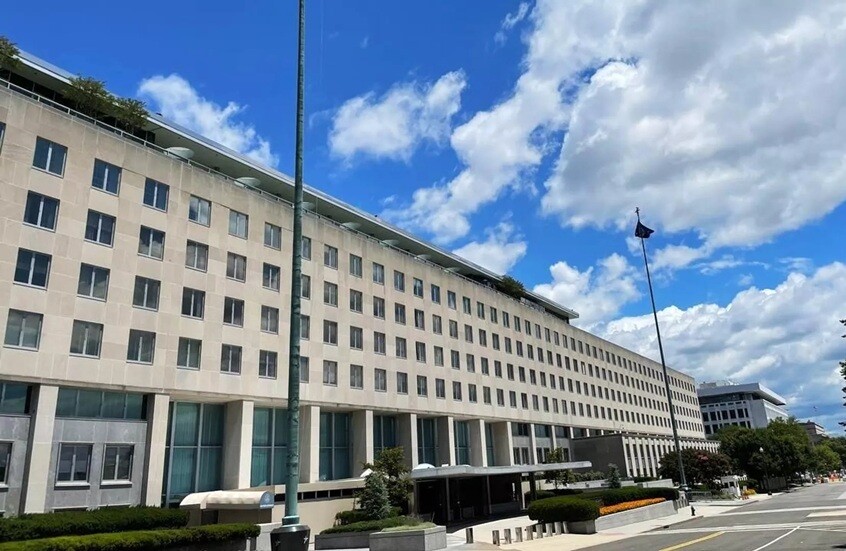 الخارجية الأمريكية: نواصل الاتصالات على أعلى مستوى مع روسيا وأوكرانيا