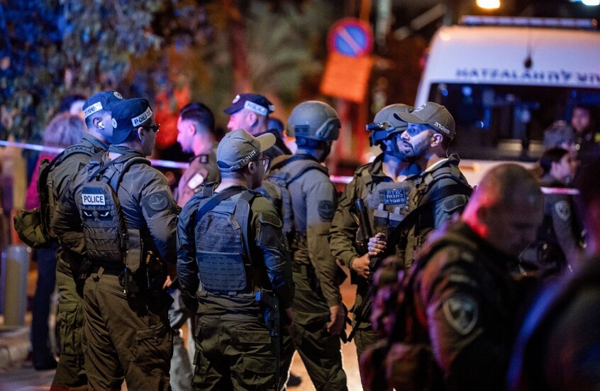 سيغلق لأجله المجال الجوي.. إجراءات استثنائية قبيل زفاف نجل نتنياهو الأصغر (صور)