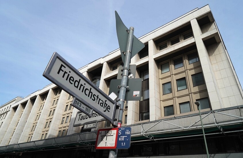 مسؤول روسي: لا يوجد تهديد بإغلاق "البيت الروسي" في برلين