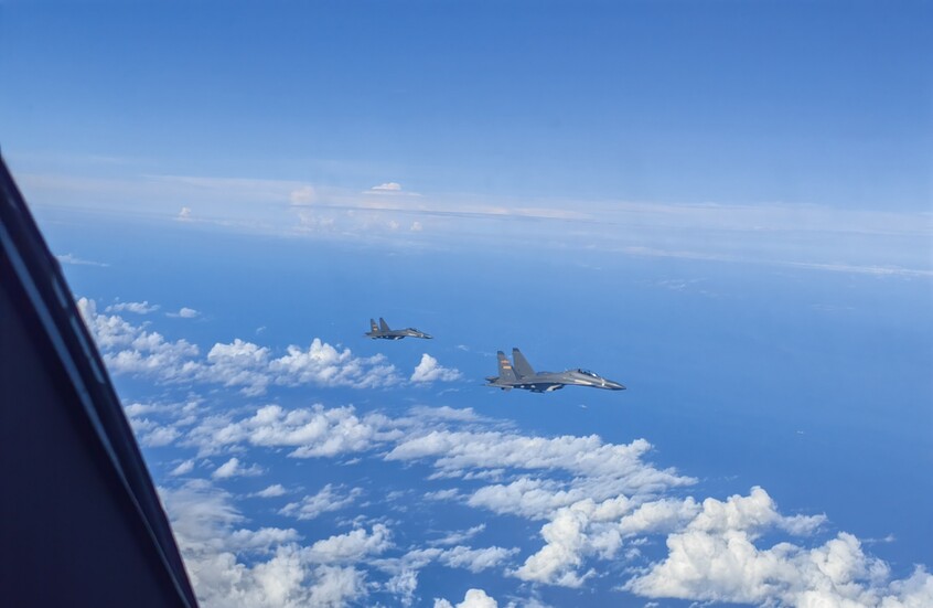 طوكيو تعرب عن قلقها من "اقتراب" مقاتلات صينية من طائرات دورية يابانية