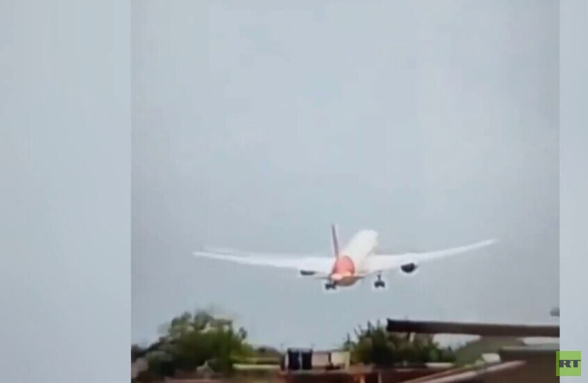 لحظة تحطم الطائرة الهندية