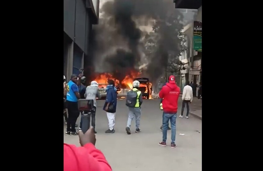 كينيا.. محتجون يطالبون بإجابات رسمية عن مقتل مدون احتجزته الشرطة (فيديو)