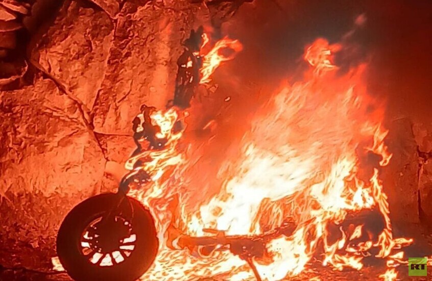 مراسلتنا: إصابة شخص بغارة إسرائيلية استهدفت دراجة نارية في النبطية الفوقا جنوبي لبنان (فيديوهات)