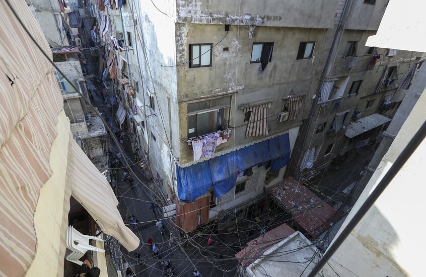 بالفيديو.. اشتباكات بالرشاشات في مخيم شاتيلا للاجئين الفلسطينيين في بيروت